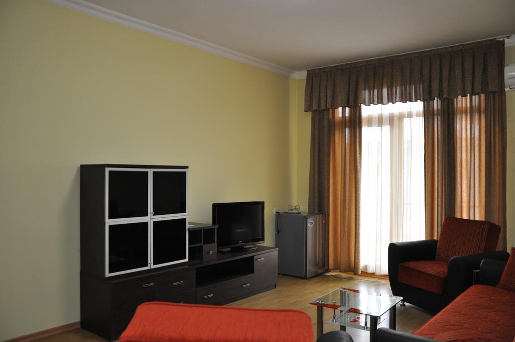 Prestige Hotel Batumi Quarto foto